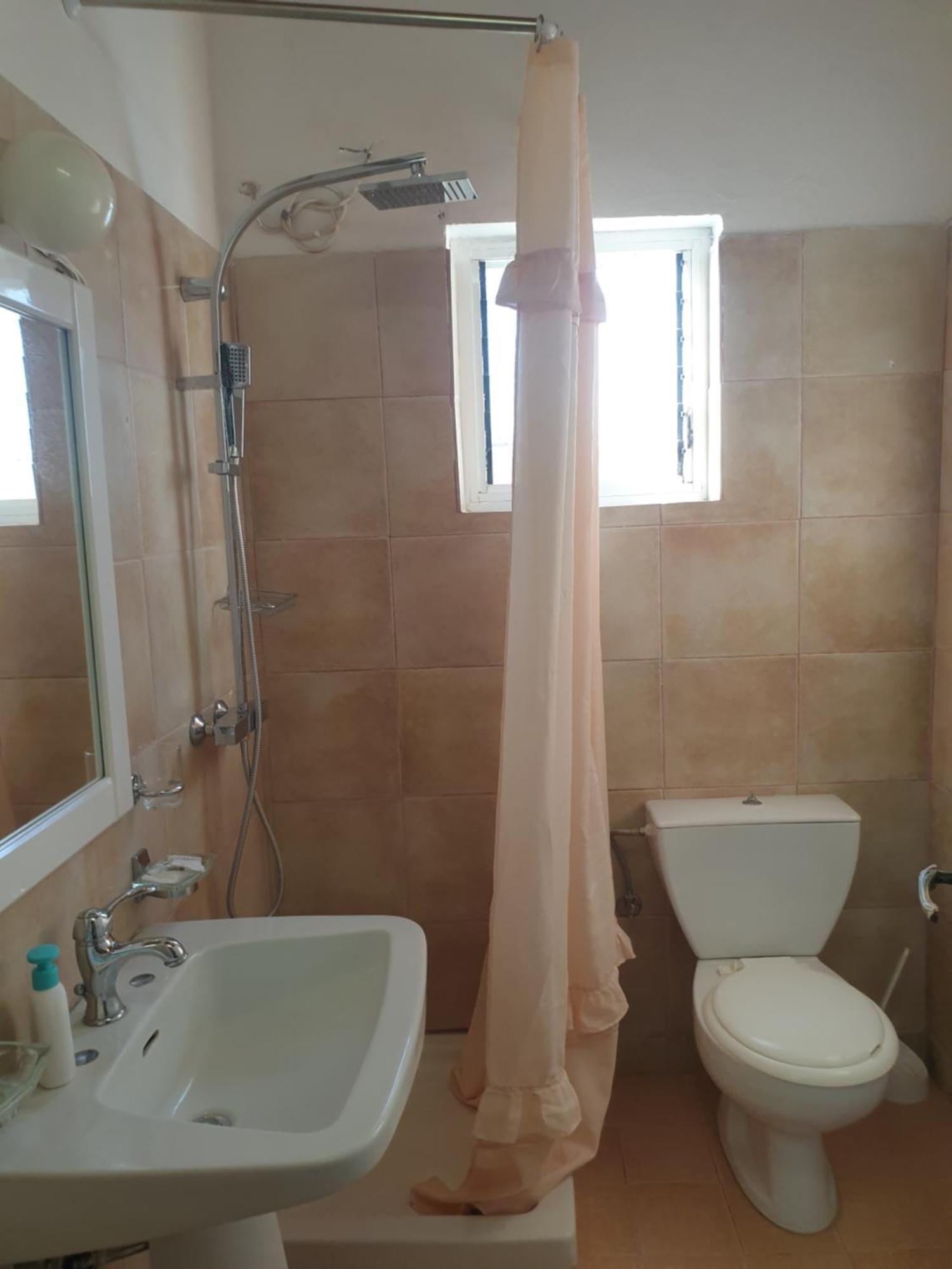 منزل الضيف ساراندا  في Rosemary House الغرفة الصورة